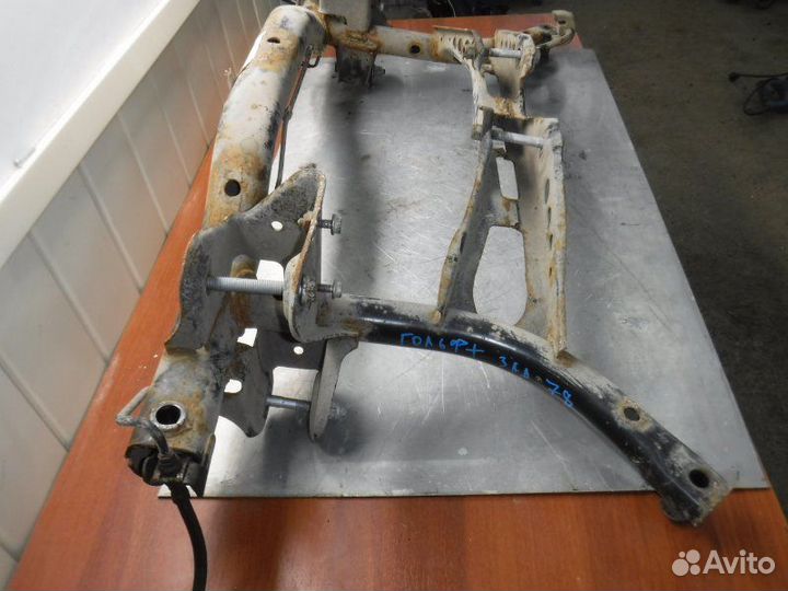 Подрамник задний Volkswagen Golf plus BSE 2008