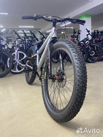 Велосипед полуфэтбайк R24 алюминиевый