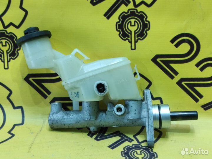 Главный тормозной цилиндр Toyota Vista ZZV50