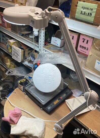 Лупа настольная косметологическая с подсветкой