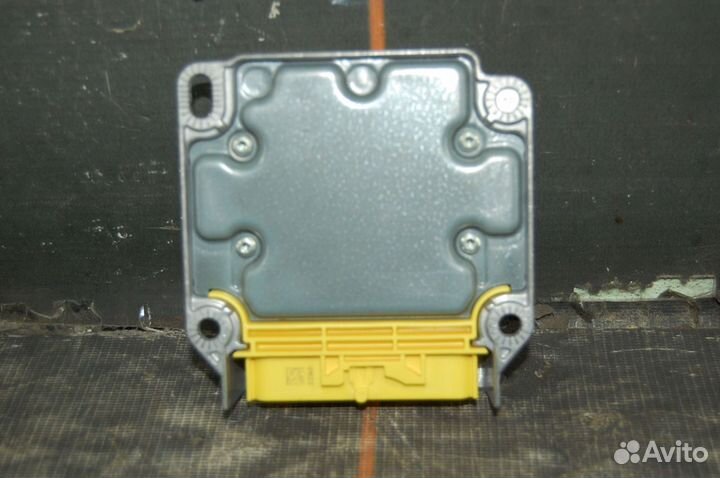 Блок управления подушками - Volkswagen Polo