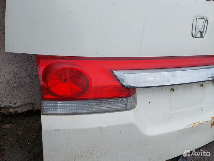 Стоп-сигнал Honda Stepwgn RG1 (2005-2009)