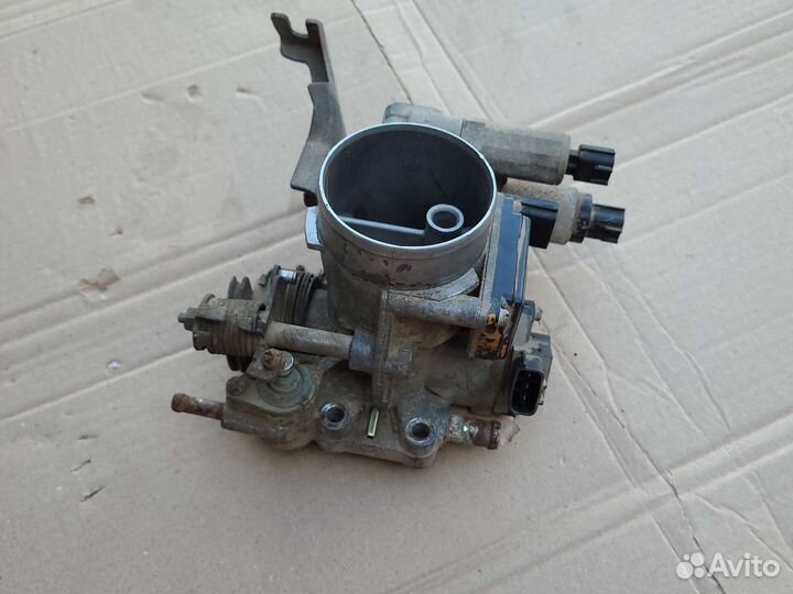 Дроссельная заслонка Nissan Almera n15