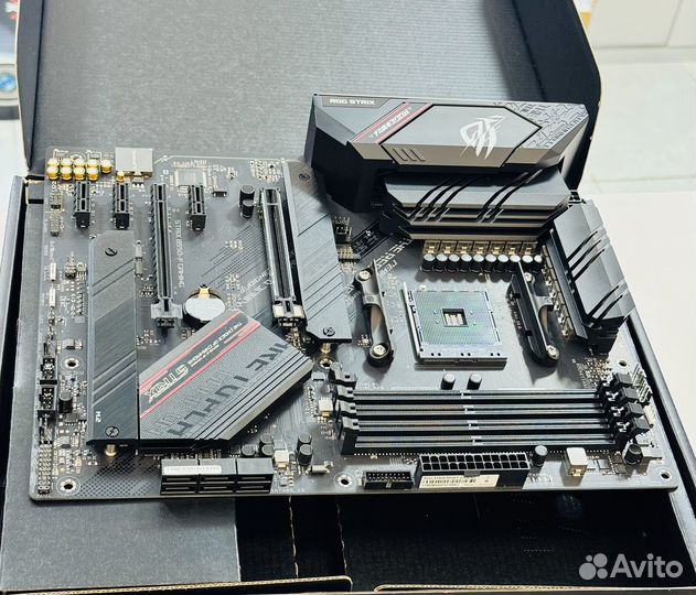 Материнская плата Asus ROG Strix B550-F Gaming