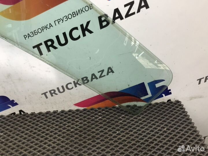 Стекло двери передней правой