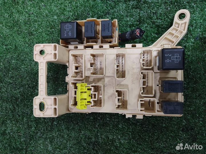 Блок предохранителей салонный Lexus RX300 (MCU15)