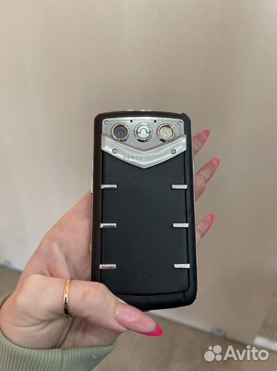Vertu Constellation Quest, 8 ГБ
