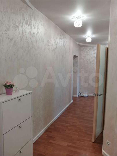 3-к. квартира, 90 м², 3/10 эт.