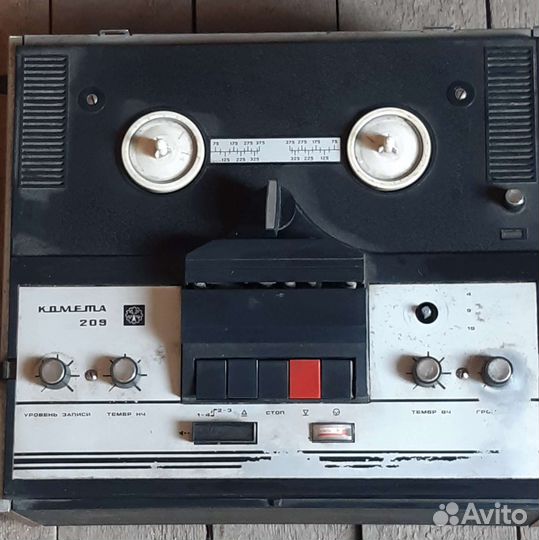 Катушечный магнитофон Комета-209