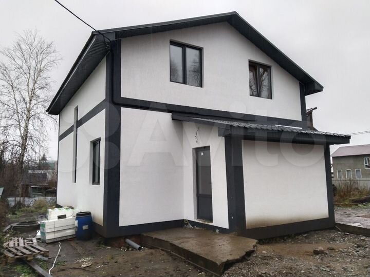 Дом 66 м² на участке 2 сот.