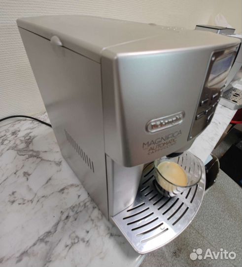 Кофемашина delonghi