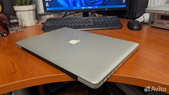 Apple MacBook Pro A1297