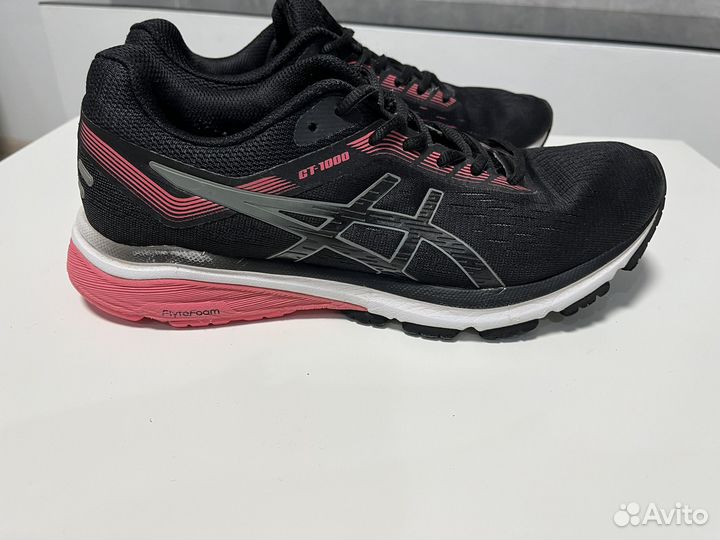 Кроссовки asics