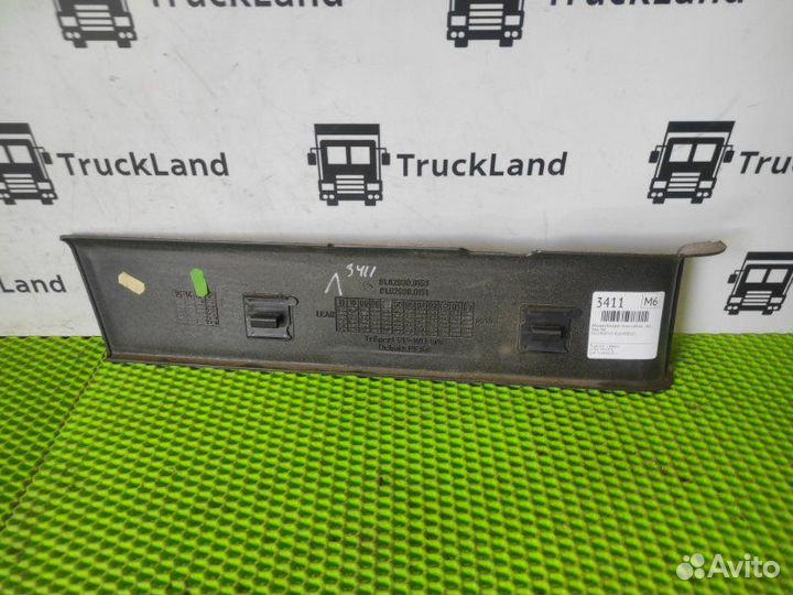 Обшивка боковой стенки кабины левая Man Tgx