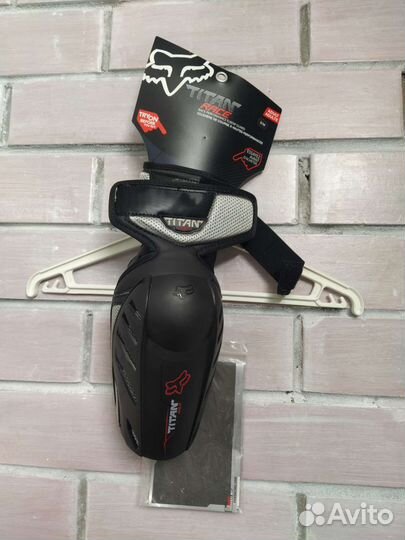 Налокотники Fox Titan race