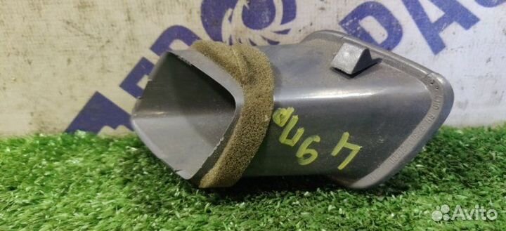 Дефлектор обдува правый Hyundai Elantra Iii (Xd2)