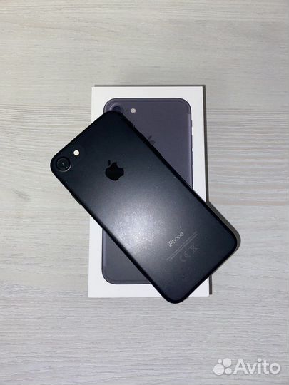 Телефон iPhone 7 32гб