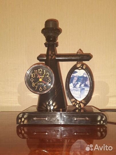 Настольная лампа с часами