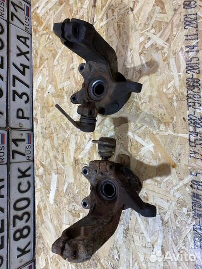 Кулак поворотный (ступица) Ford Mondeo 3 2.0 2003