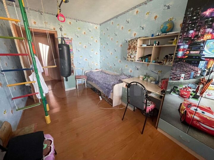 4-к. квартира, 87 м², 8/10 эт.