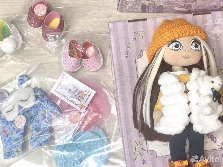 Куклы с наборами одежды на заказ