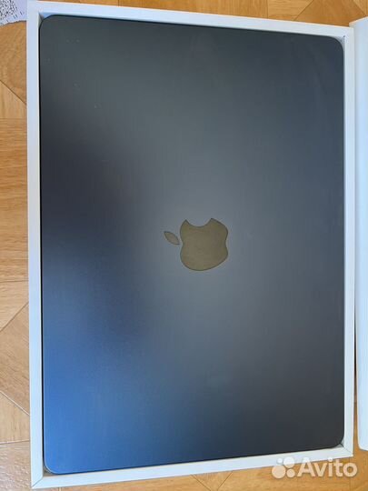 MacBook Air 13 (2022, M2)