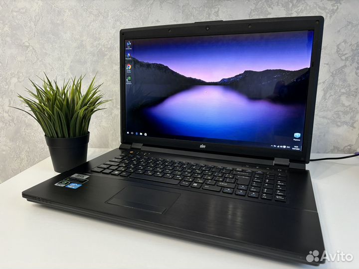 DNS 17.3 Core i3 + SSD + Nvidia 650M