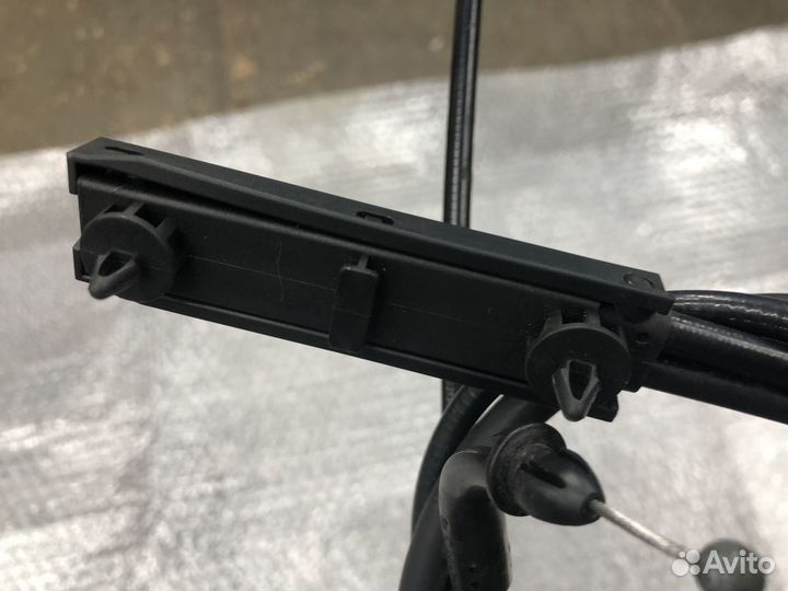 Трос капота BMW 5 Серии G30