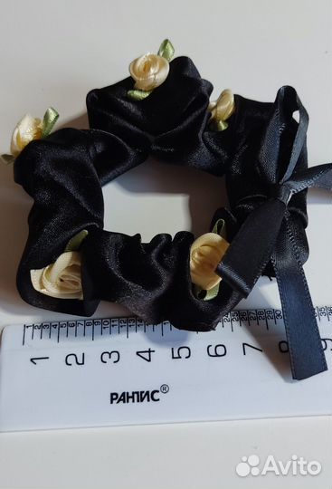 Стильные резинки для волос с розочками