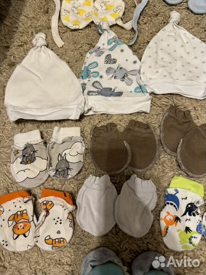 Набор чепчиков и антицарапок