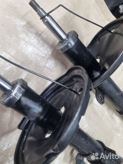 Амортизатор передний Lexus RX toyota