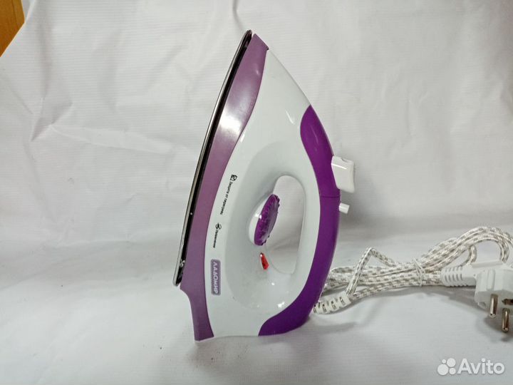 Утюг Ладомир