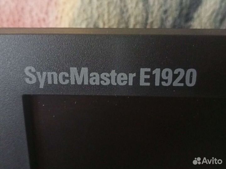 Монитор Samsung 22 дюйма