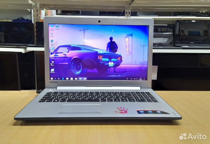 Lenovo 310-15IKB/i5 7200/8GB/GT920/1000GB/15.6