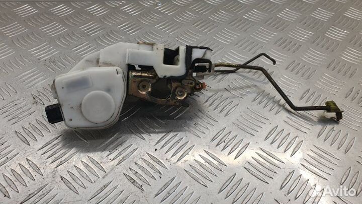 Замок боковой двери передний левый Mitsubishi