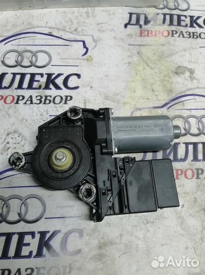 Моторчик стеклоподъемника задний левый VW Golf V