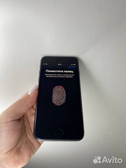 iPhone 8, 64 ГБ