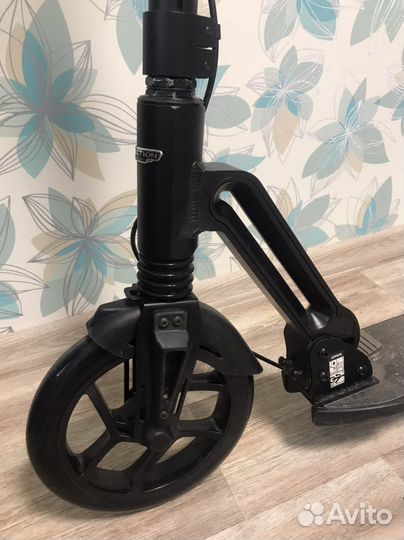 Самокат reaction 230