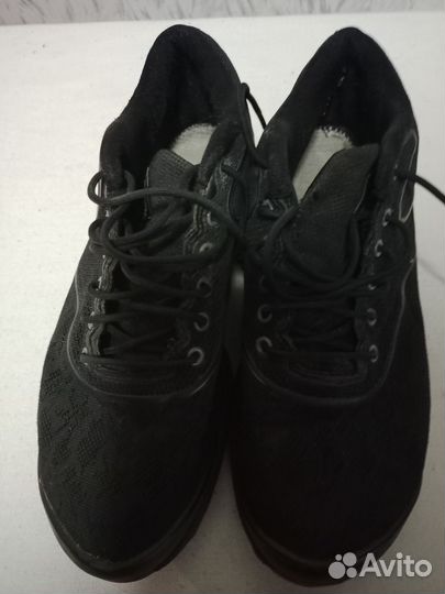 Кроссовки женские 38 размер черные б/у