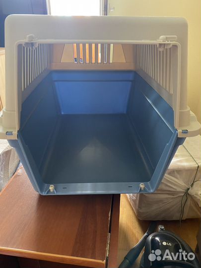 Переноска для кошек и собак