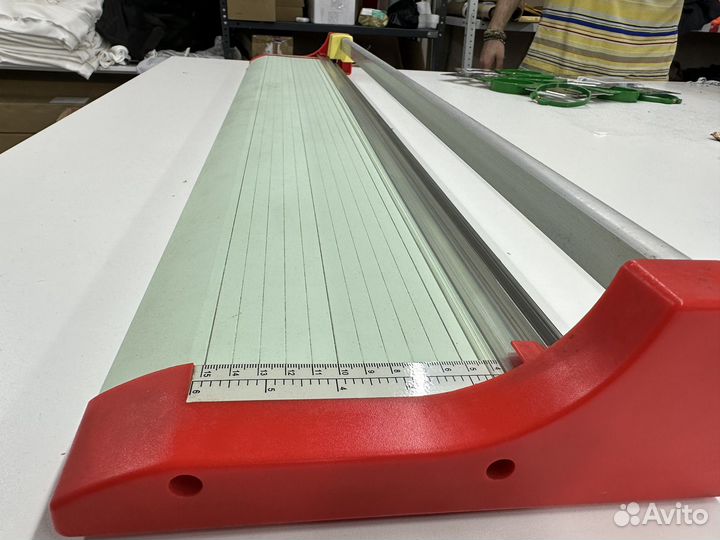 Резак для бумаги роликовый