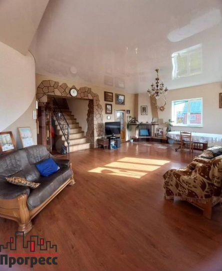 Дом 238 м² на участке 14 сот.