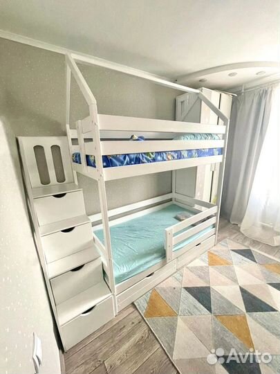 Двухярусная кровать