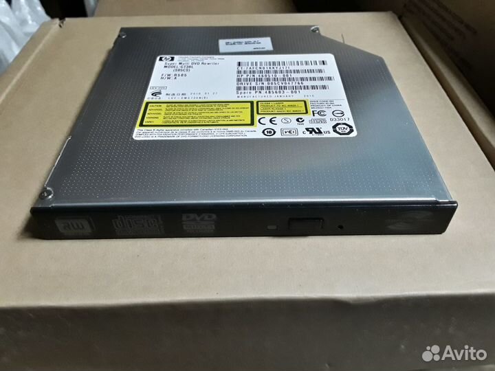 Кабеля vga, питания, SATA cable, Еthеrnet, dvd при