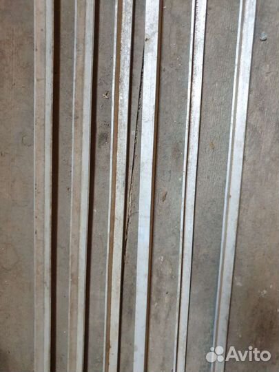 Уголок алюминиевый 10102