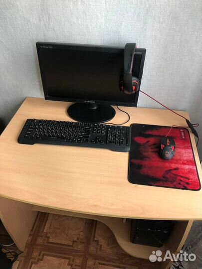 Компьютер со столом