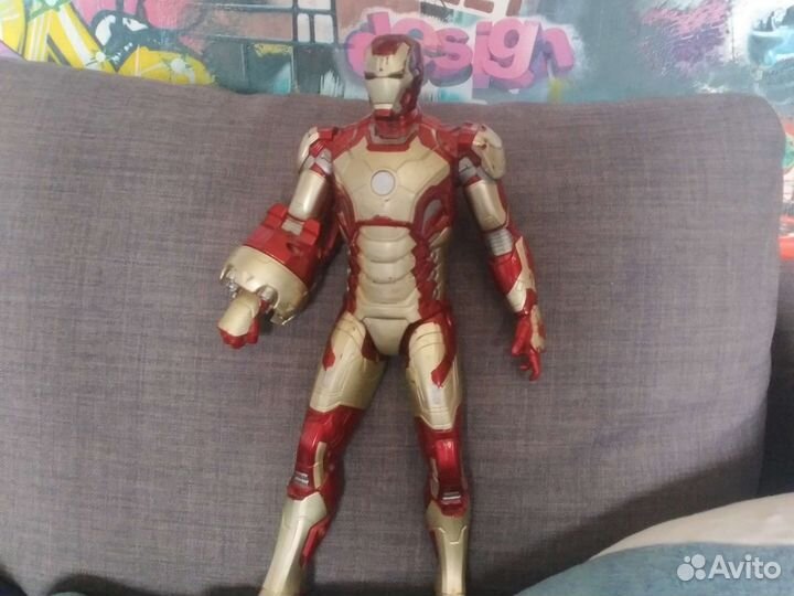 Со звуком железный человек