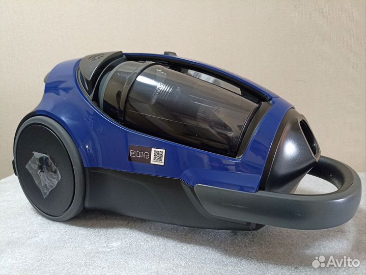 Пылесос Samsung SC885B контейнер