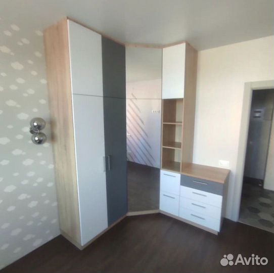 Угловой шкаф в спальню