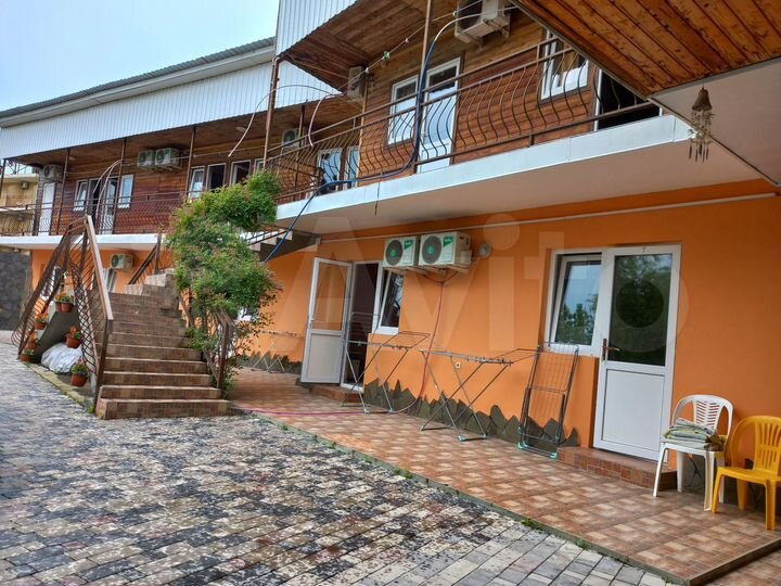 Комната 11 м² в > 9-к., 1/2 эт.